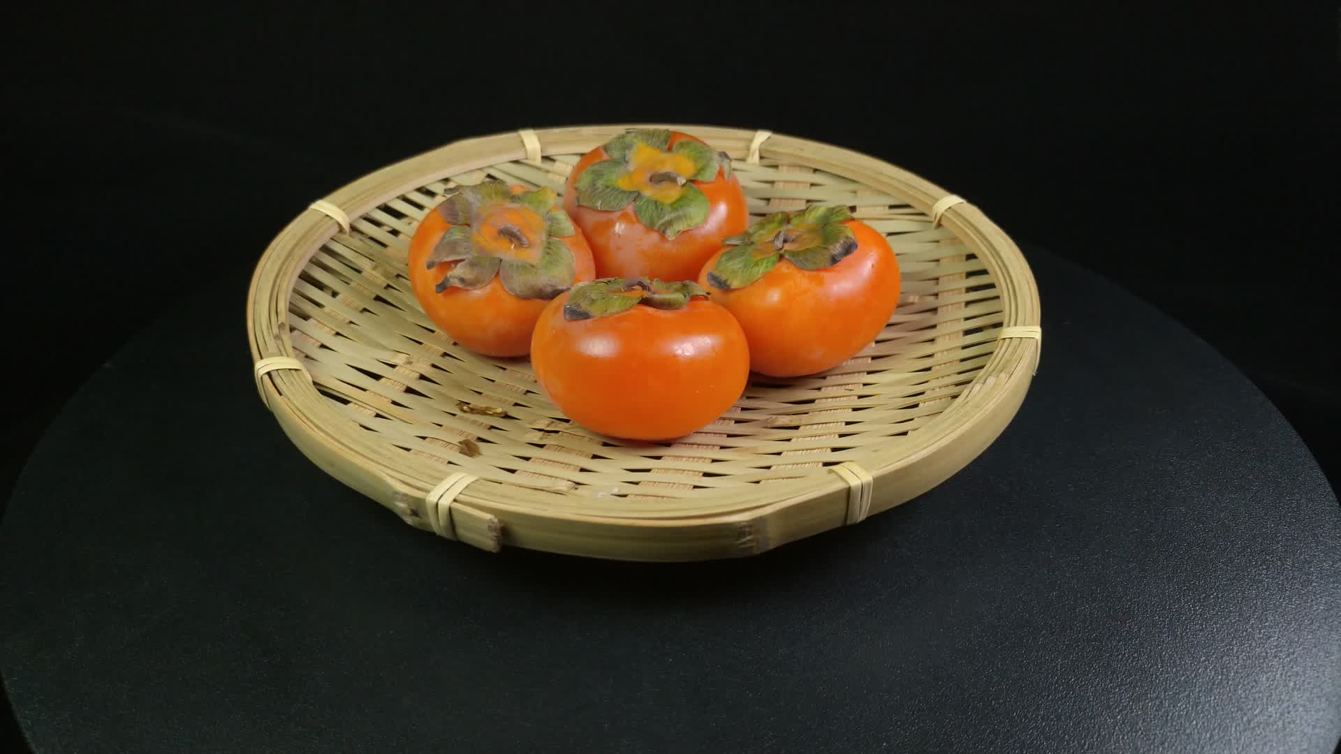 金钱柿柿子水果美食4K实拍视频视频的预览图