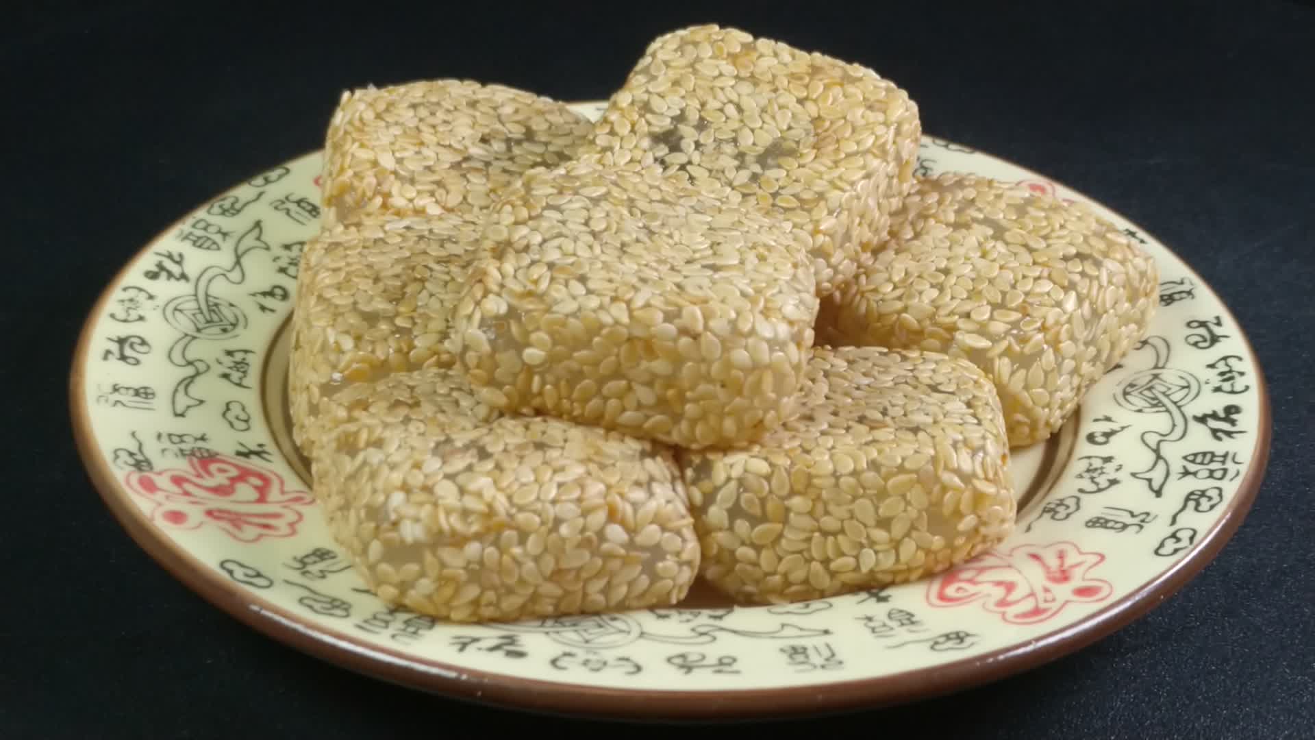 静物美食糕点甜点零食芝麻糯米粑粑4K实拍视频视频的预览图