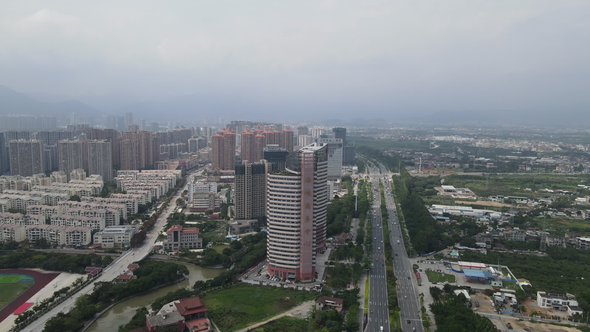福建莆田海峡国际商贸中心地标建筑视频的预览图