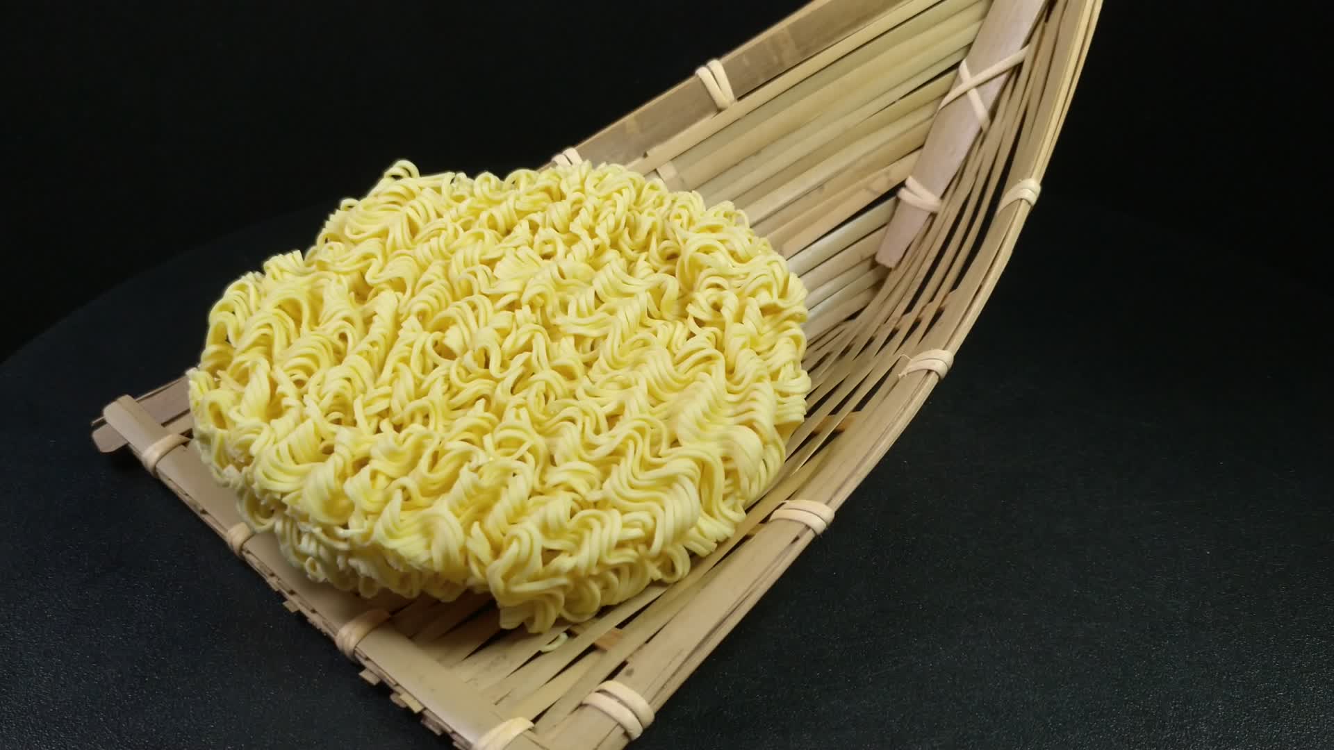 零食美食食材火锅面速食面4K实拍视频视频的预览图