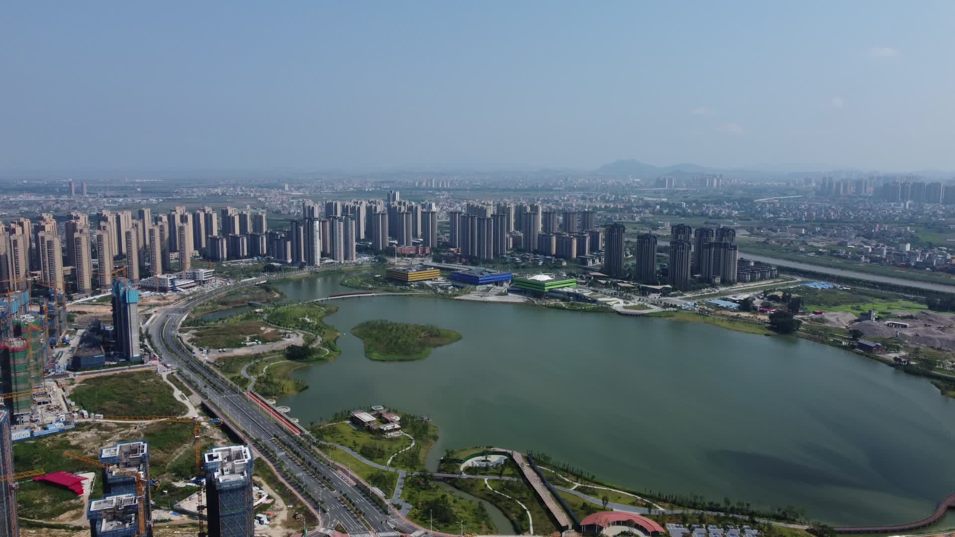 航拍莆田市区高楼群4K实拍视频视频的预览图