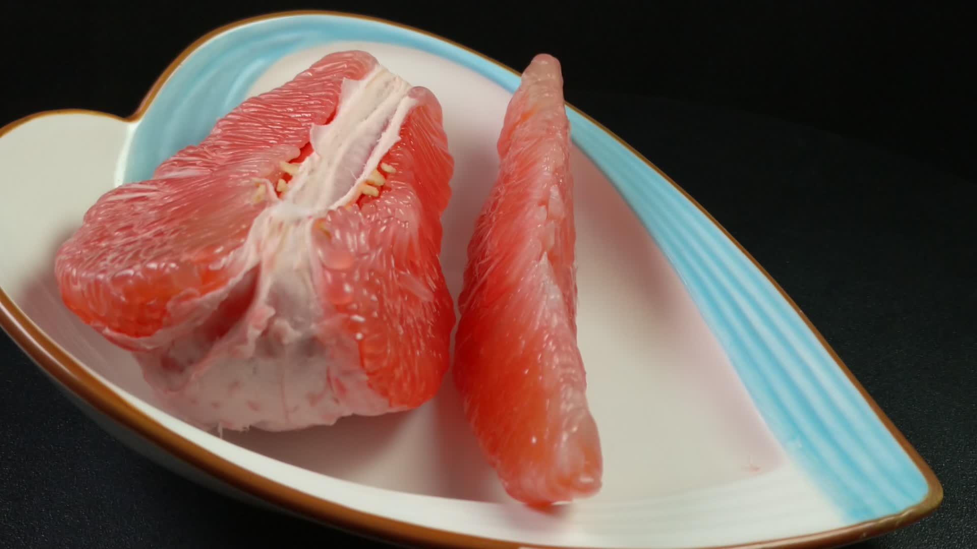 有机生态水果红心柚柚子4K实拍视频视频的预览图