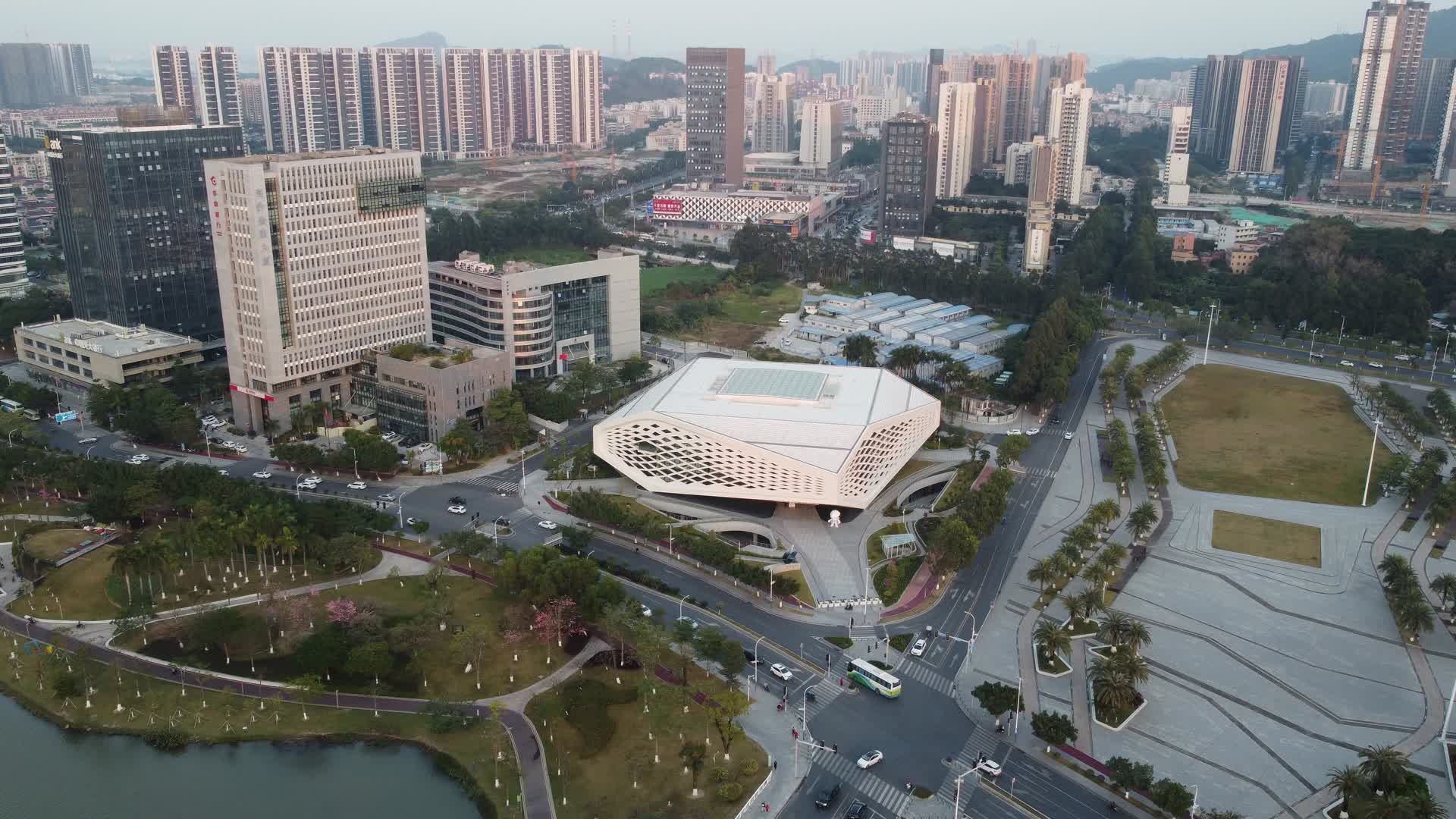 广州市南沙区城市图书馆航拍实景视频的预览图