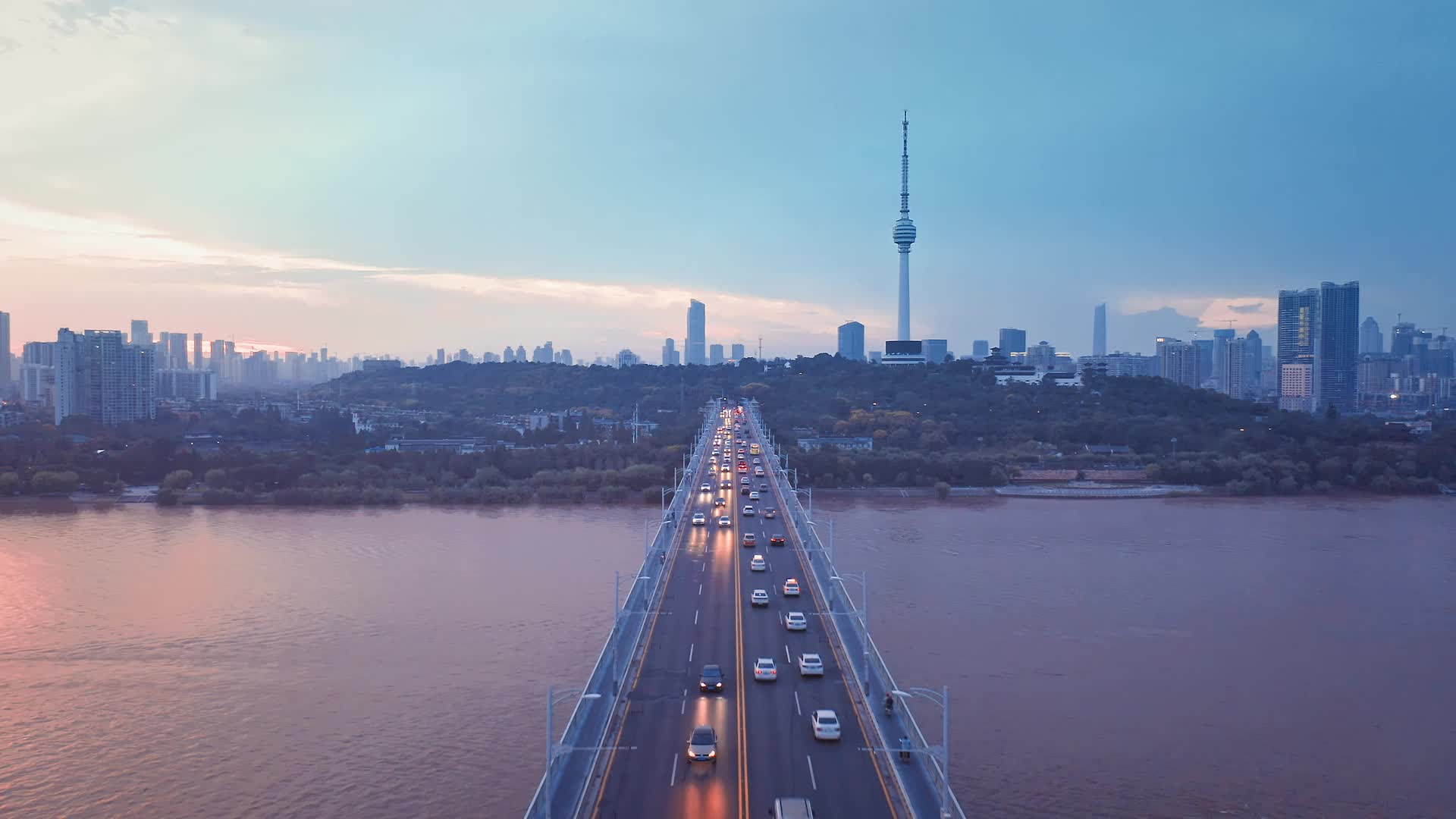 武汉长江大桥航拍视频视频的预览图