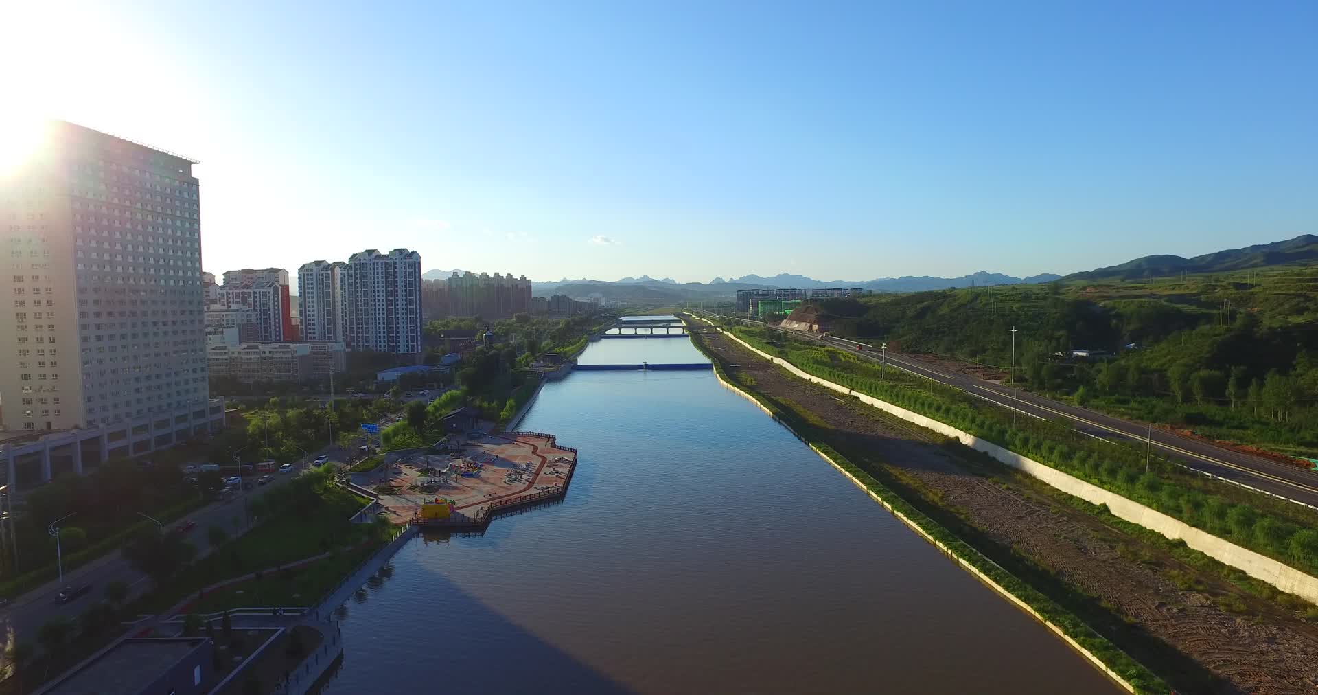 航拍潮河河道工程河水治理视频的预览图