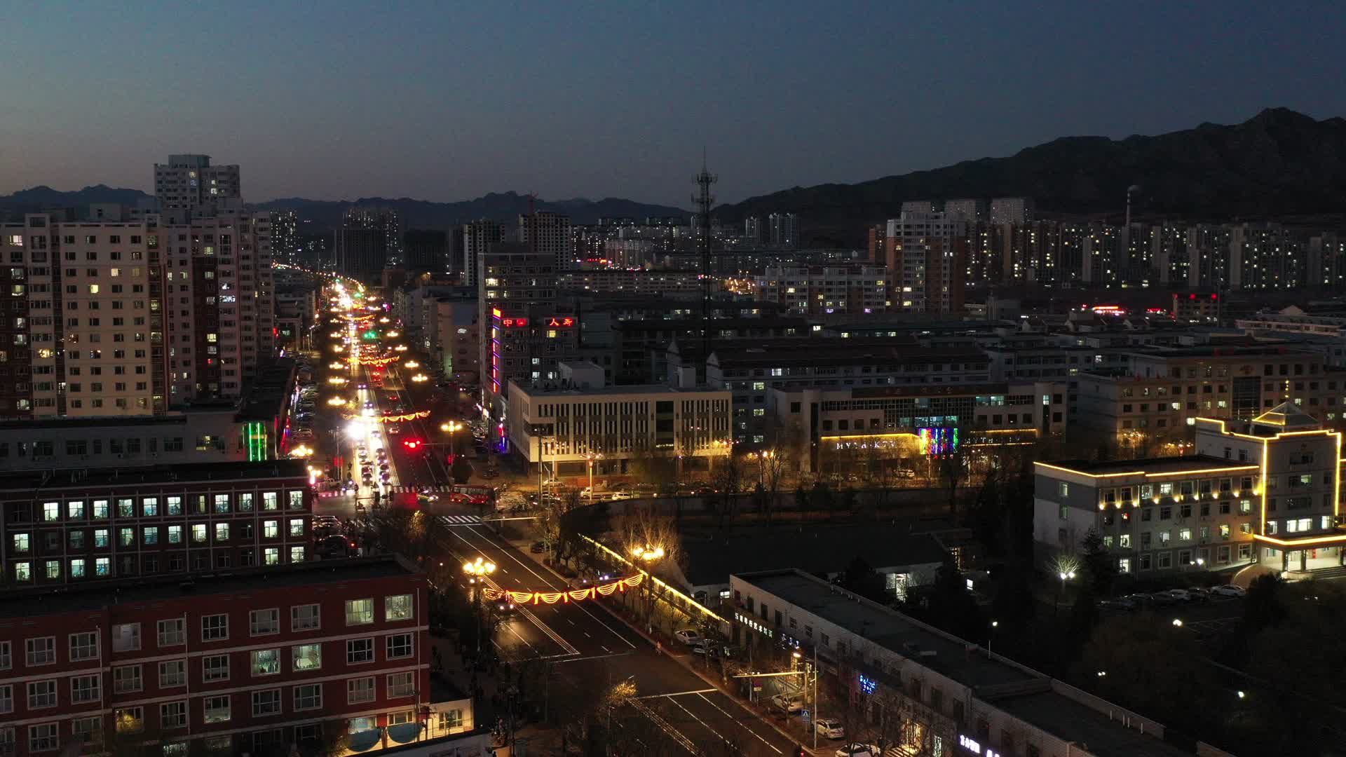 航拍丰宁县城夜景视频的预览图