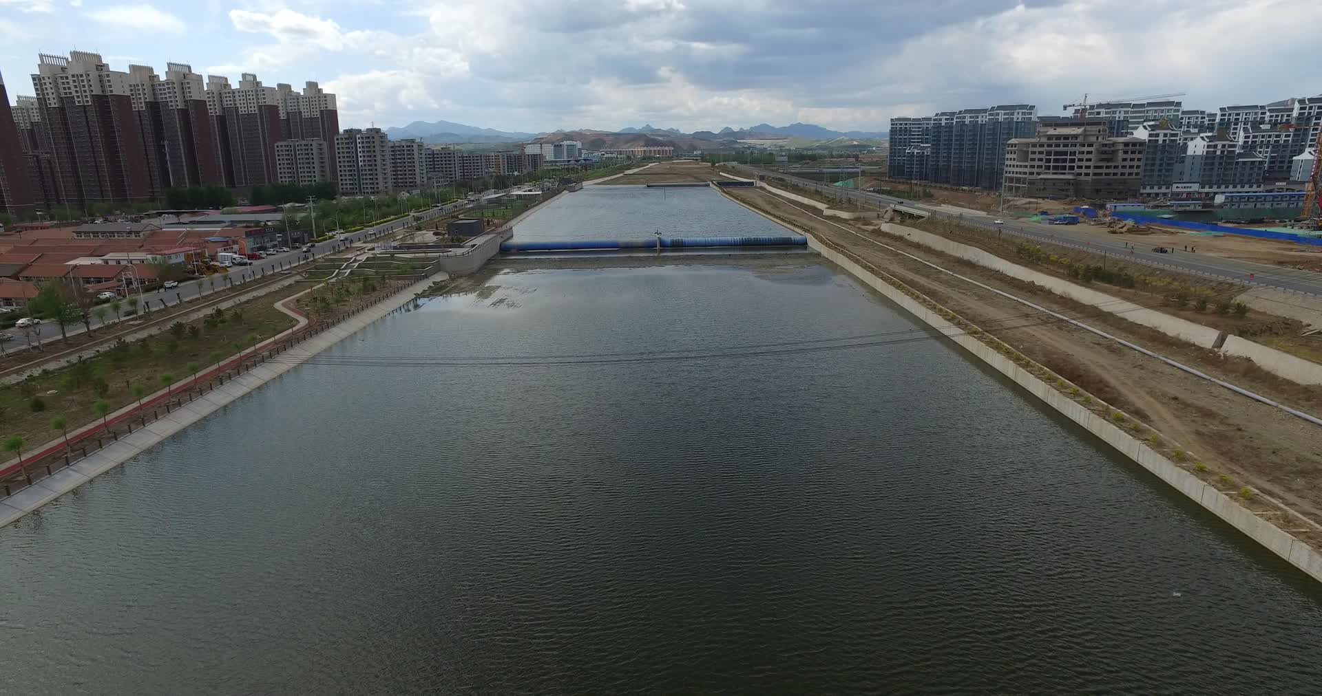 航拍潮河河道工程河水治理视频的预览图