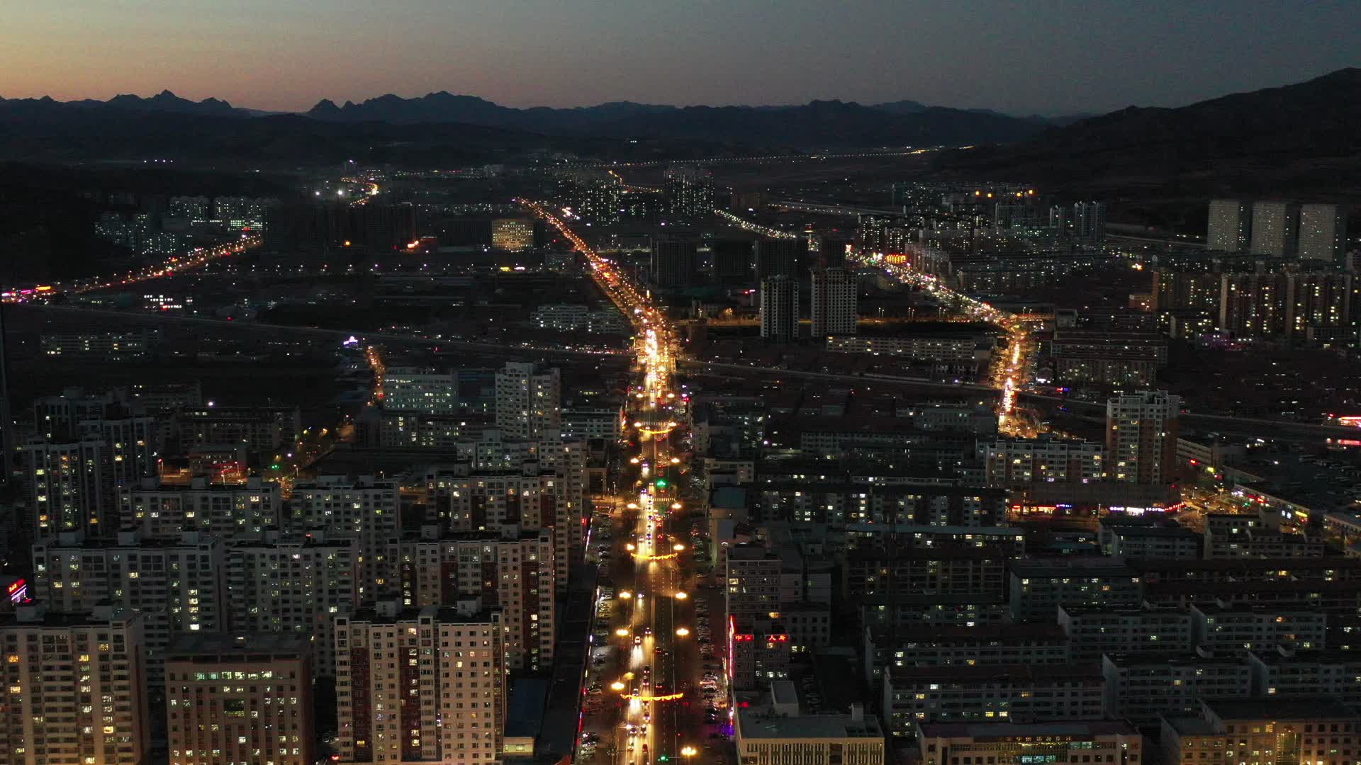 航拍丰宁县城夜景视频的预览图
