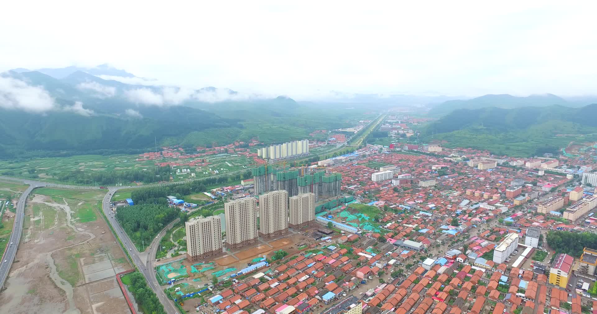 航拍丰宁县城建设建筑风光景色视频的预览图