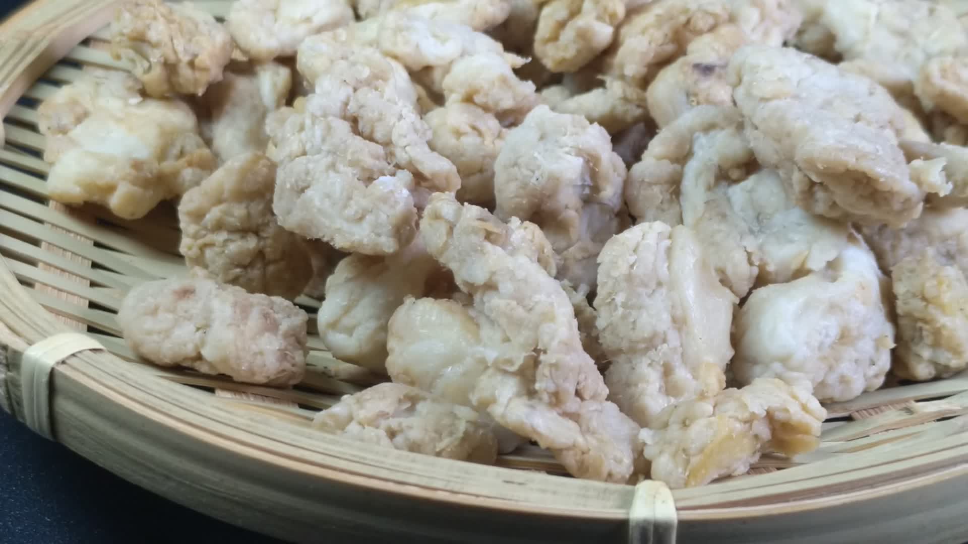 油渣美食食物4K实拍视频视频的预览图