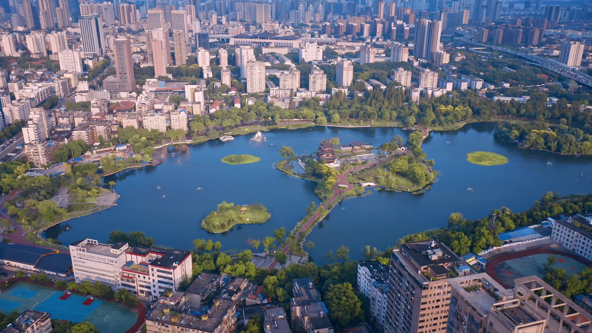 武汉城市风光紫阳公园航拍视频的预览图