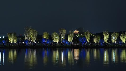 杭州西湖风景区夜景4K风景视频视频的预览图