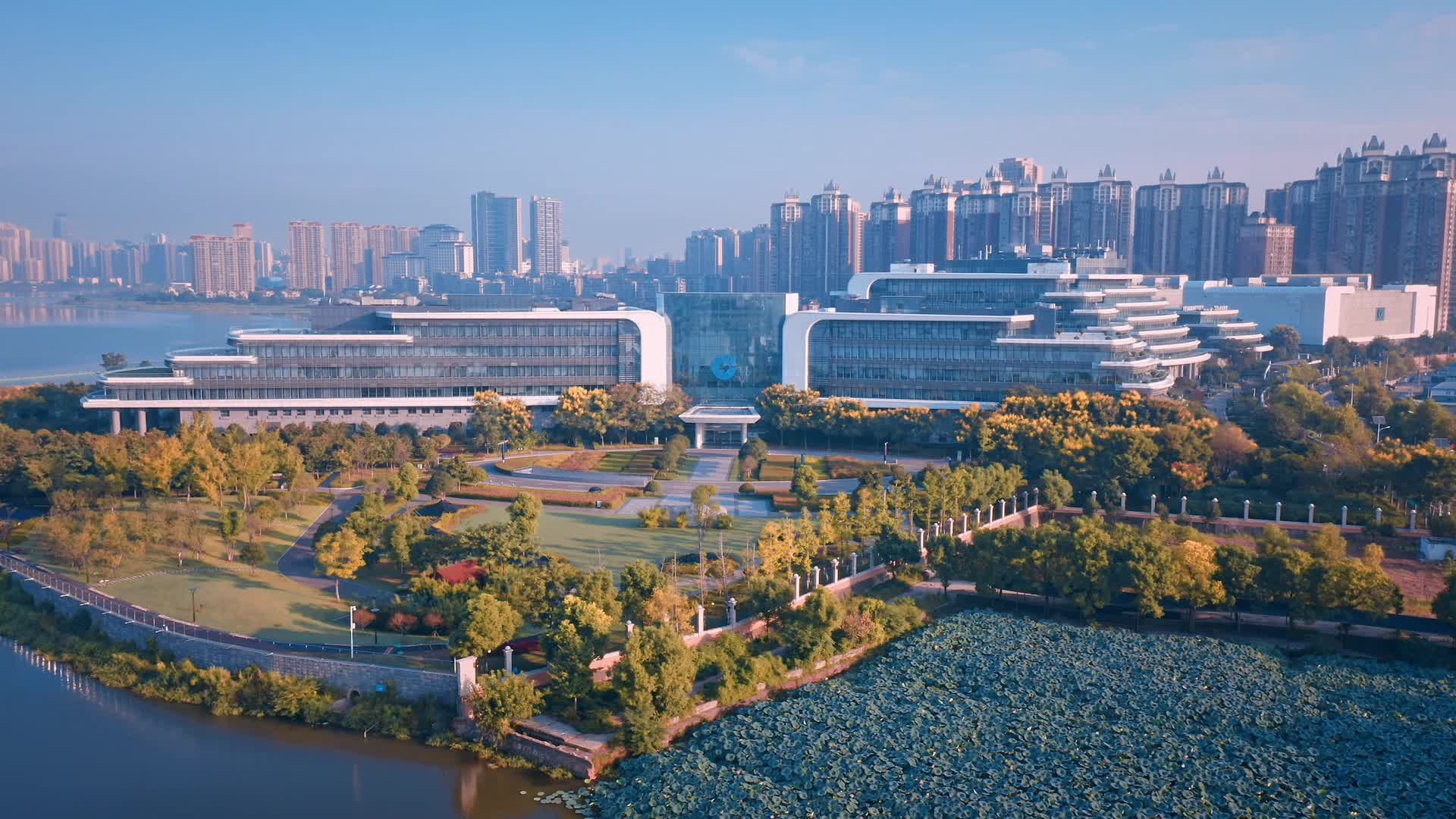 武汉中国建设银行数据服务器中心航拍视频的预览图