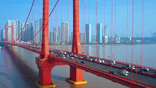 武汉长江跨江大桥鹦鹉洲大桥城市基建航拍视频的预览图