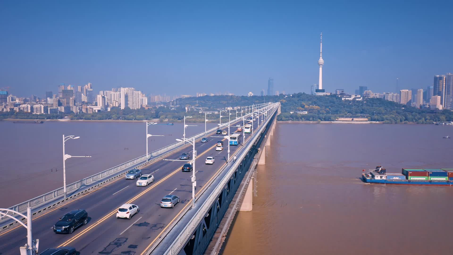 武汉城市地标长江沿江风光航拍视频的预览图