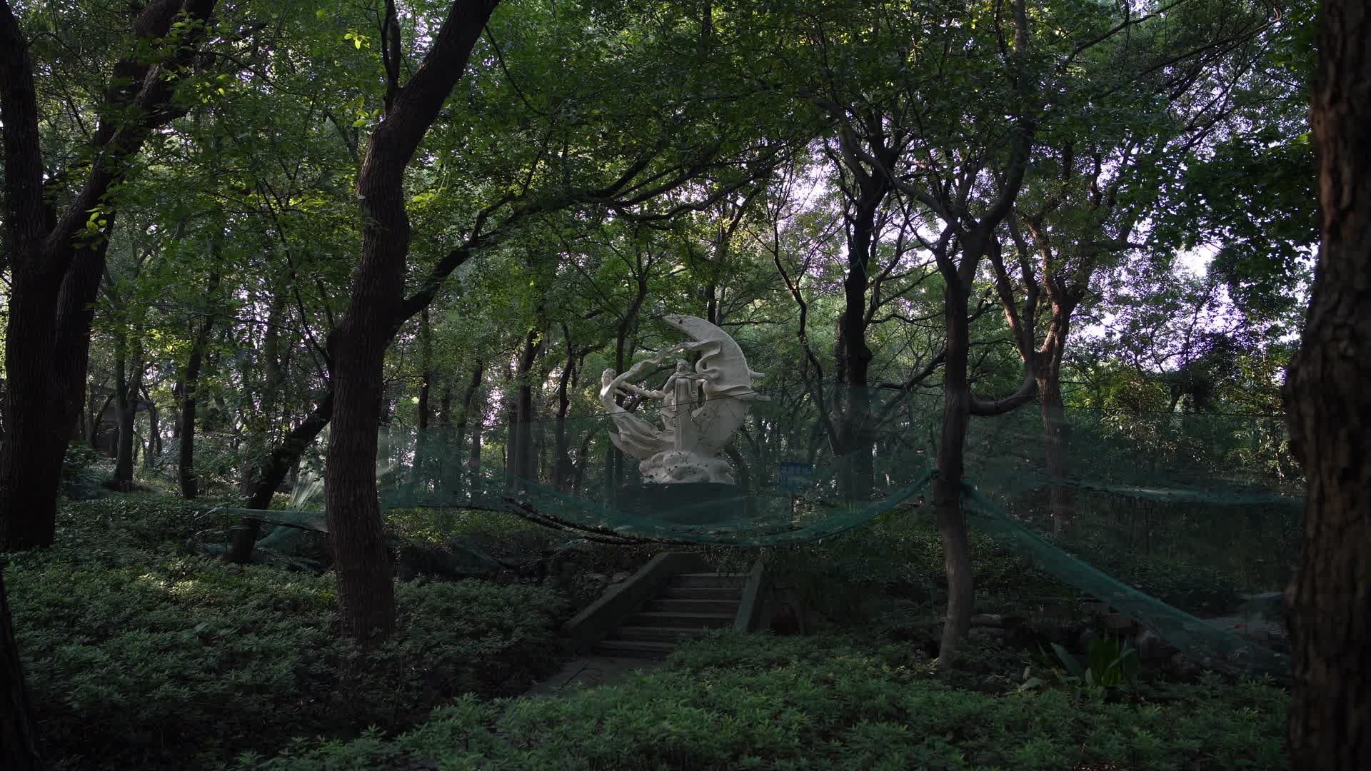 杭州吴山景区忠魂4K风景视频视频的预览图