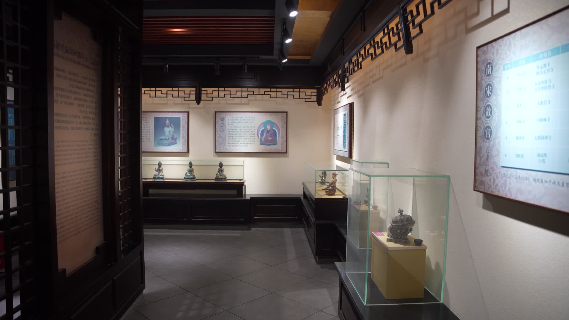 杭州吴山景区宝成禅寺古董展馆4K视频视频的预览图