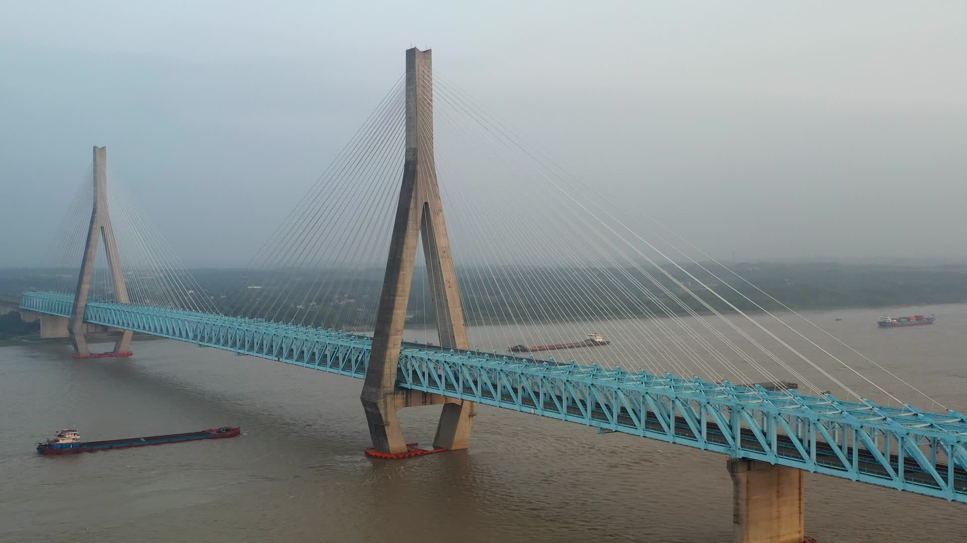 安徽安庆铁路长江大桥视频的预览图