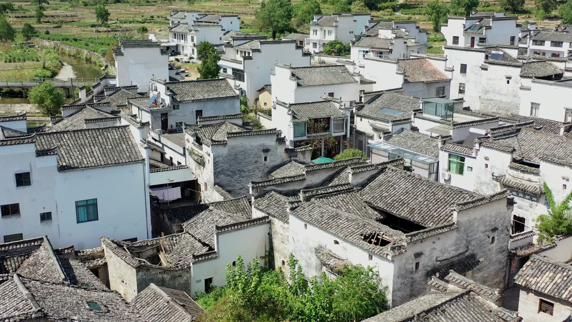 安徽黄山市卢村风光视频的预览图