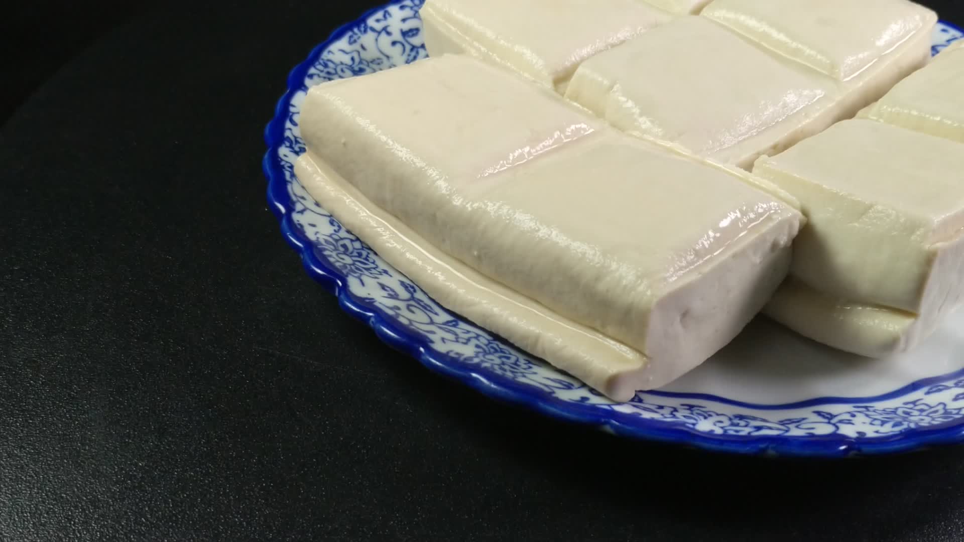 美味美食白豆腐嫩豆腐4K实拍视频视频的预览图