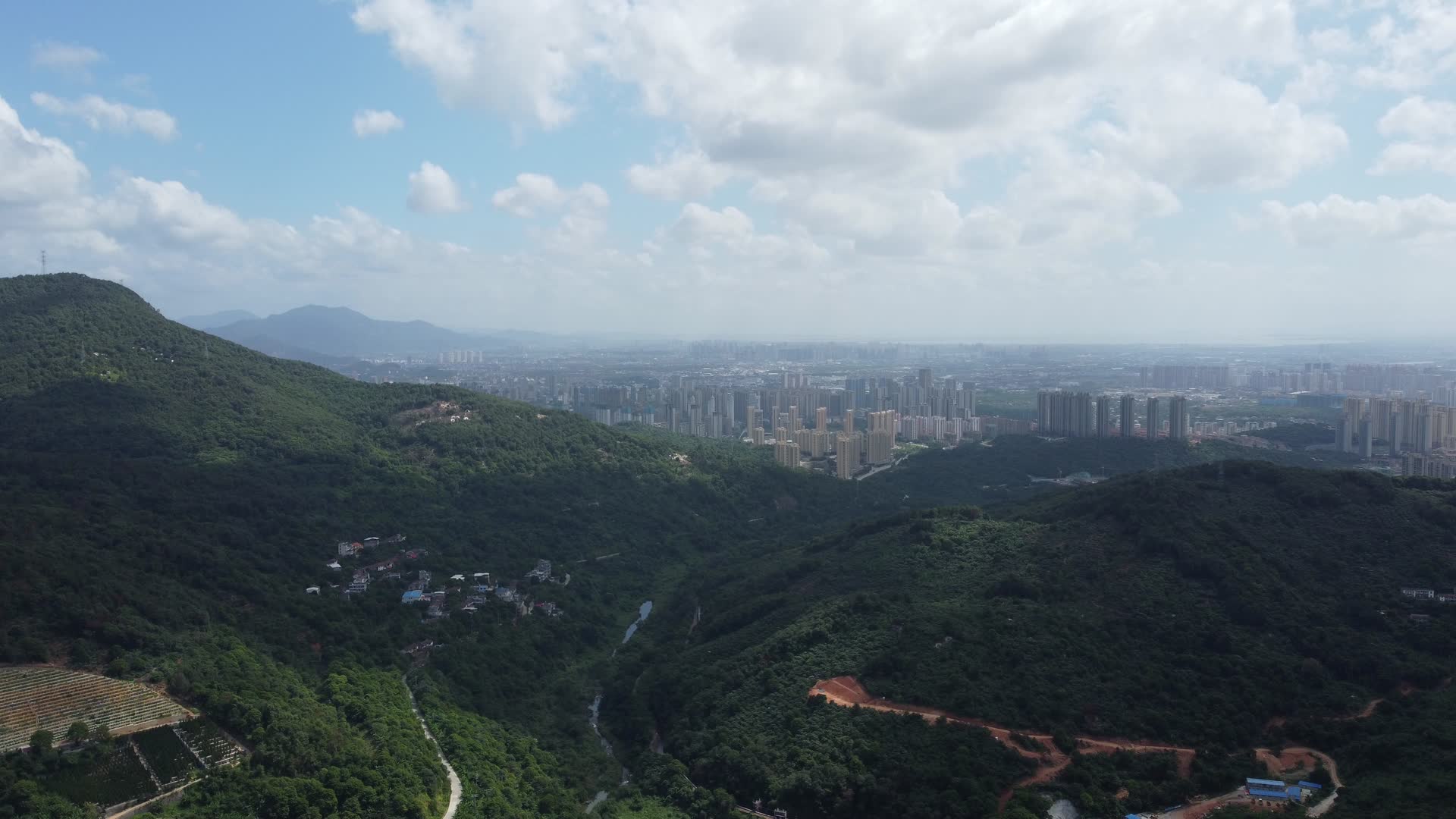 航拍莆田市东圳水库风景4K实拍视频视频的预览图