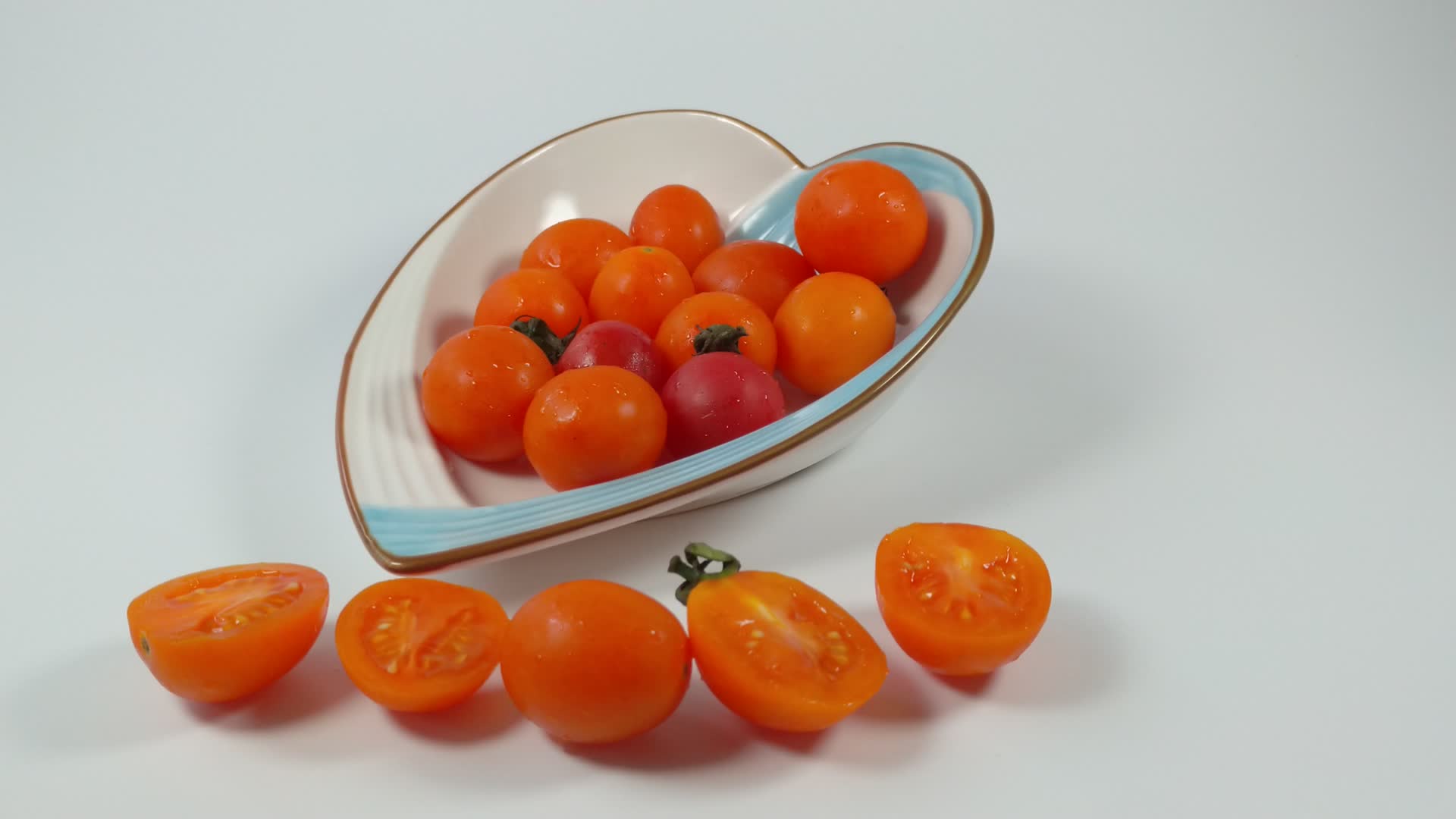 小番茄新鲜圣女果4K实拍视频视频的预览图