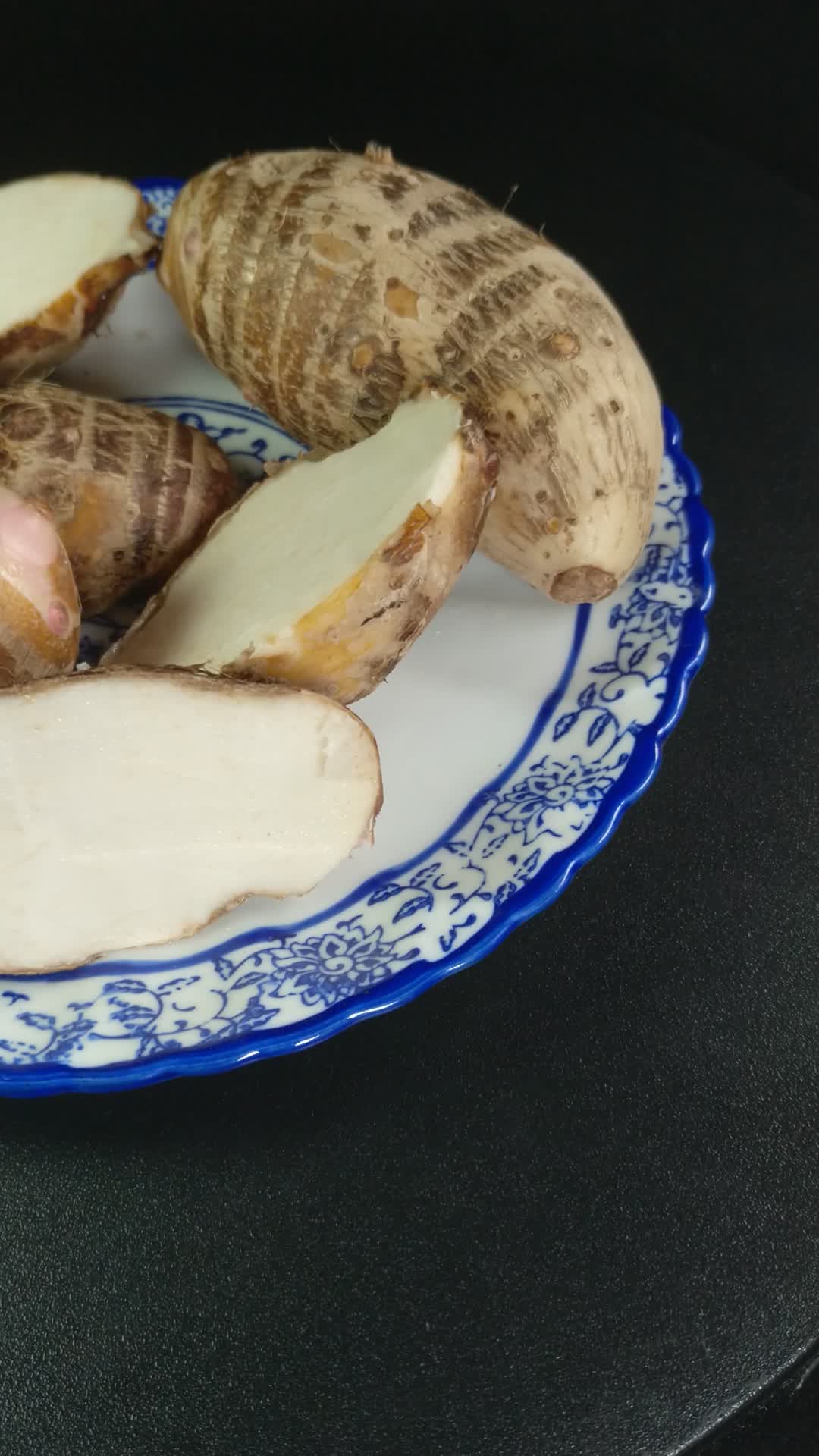美食芋头小香芋奶芋头4K实拍视频视频的预览图