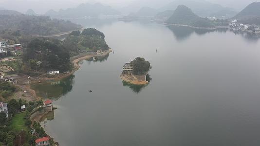 4k高清拍摄贵阳百花湖中小岛上的世外桃源视频的预览图