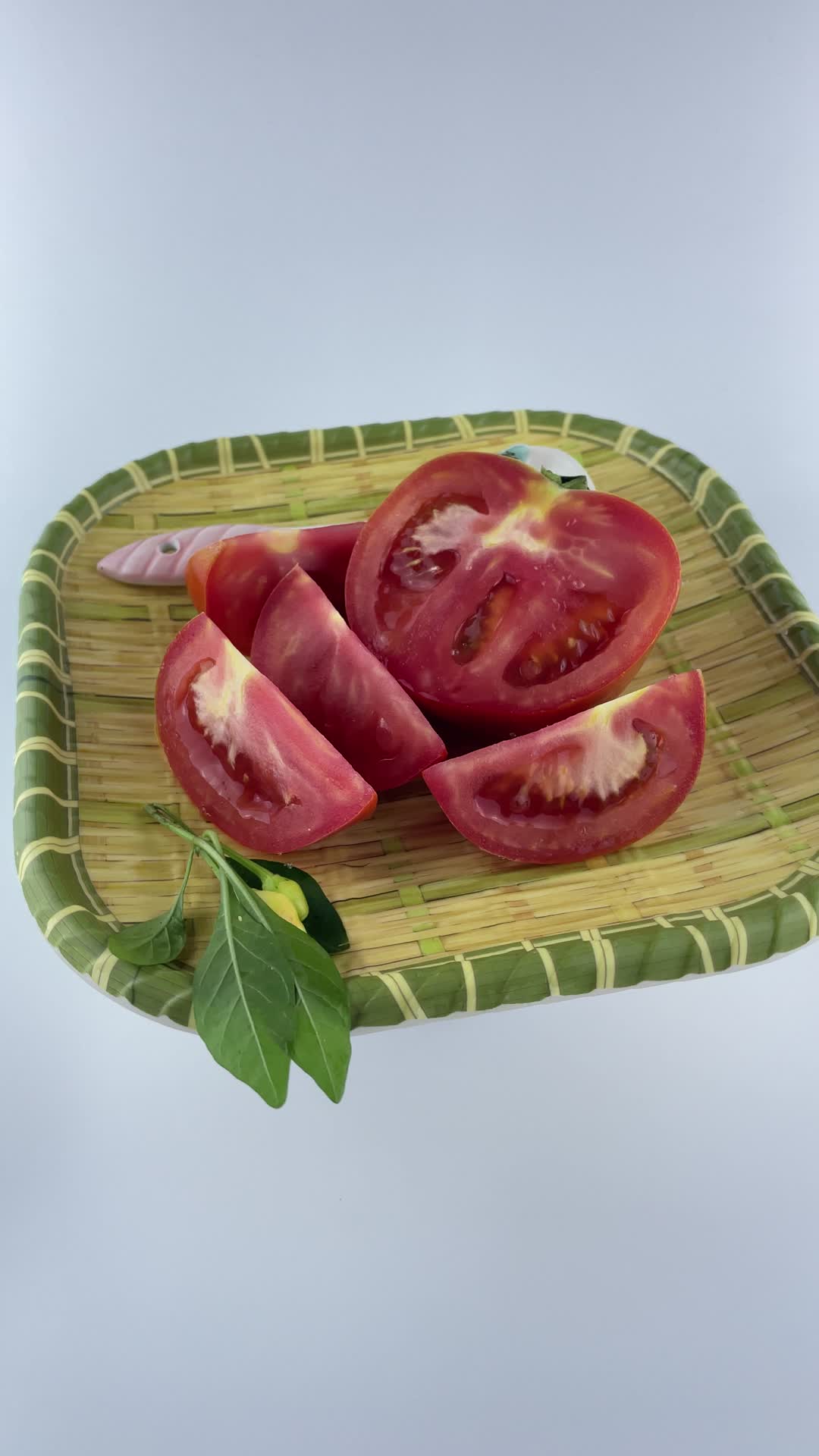 营养丰富西红柿4K实拍视频视频的预览图