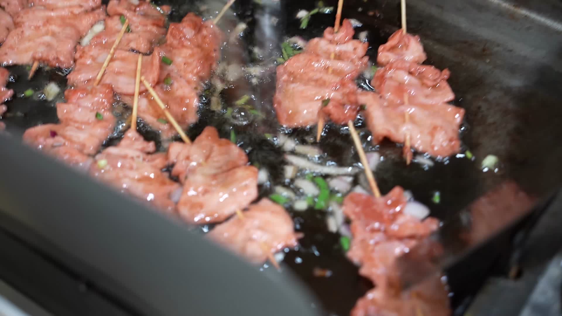 铁板烧烤里脊肉视频的预览图