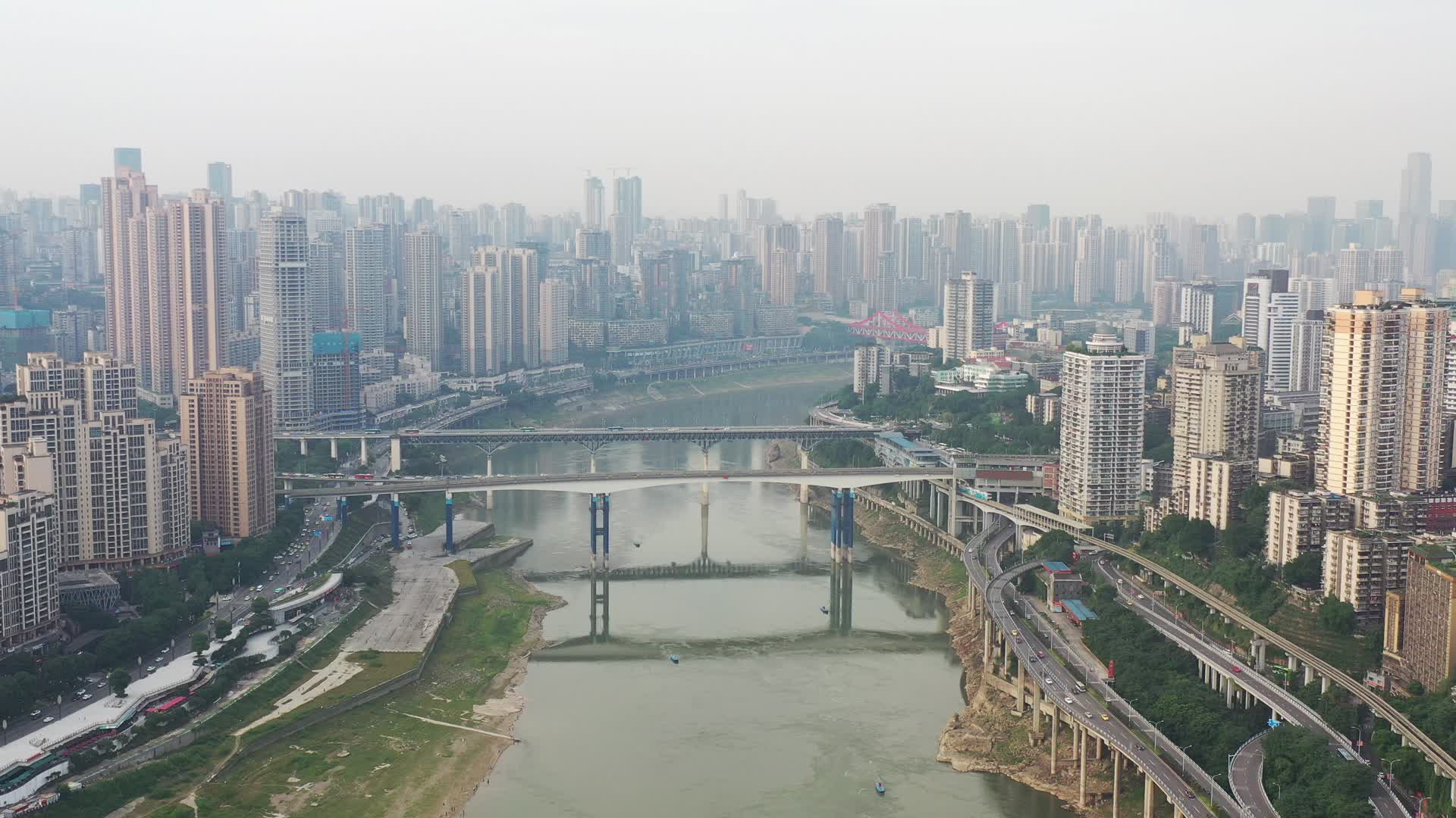航拍重庆嘉陵江视频的预览图