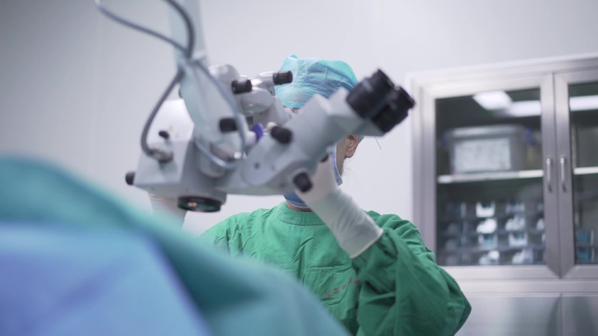 医院眼科手术门诊手术视频的预览图