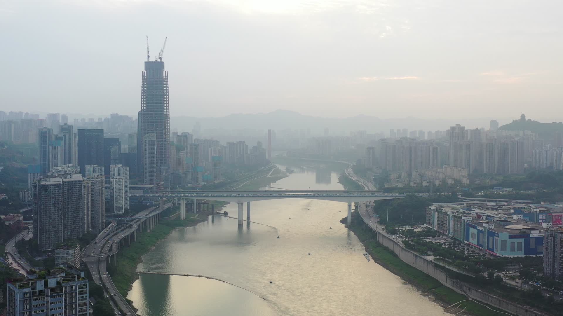 航拍重庆嘉陵江视频的预览图