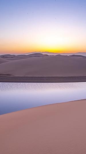沙漠日出延时摄影视频的预览图