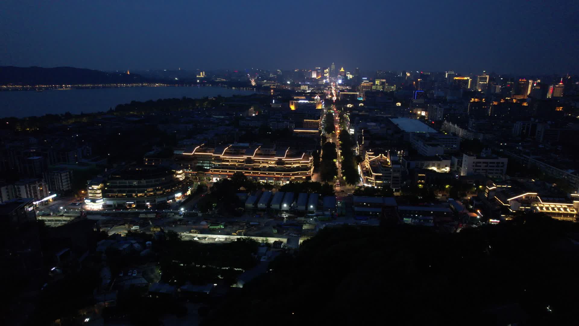杭州吴山景区航拍夜景4K风景视频视频的预览图