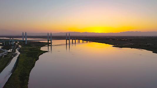 航拍宁夏黄河大桥视频的预览图