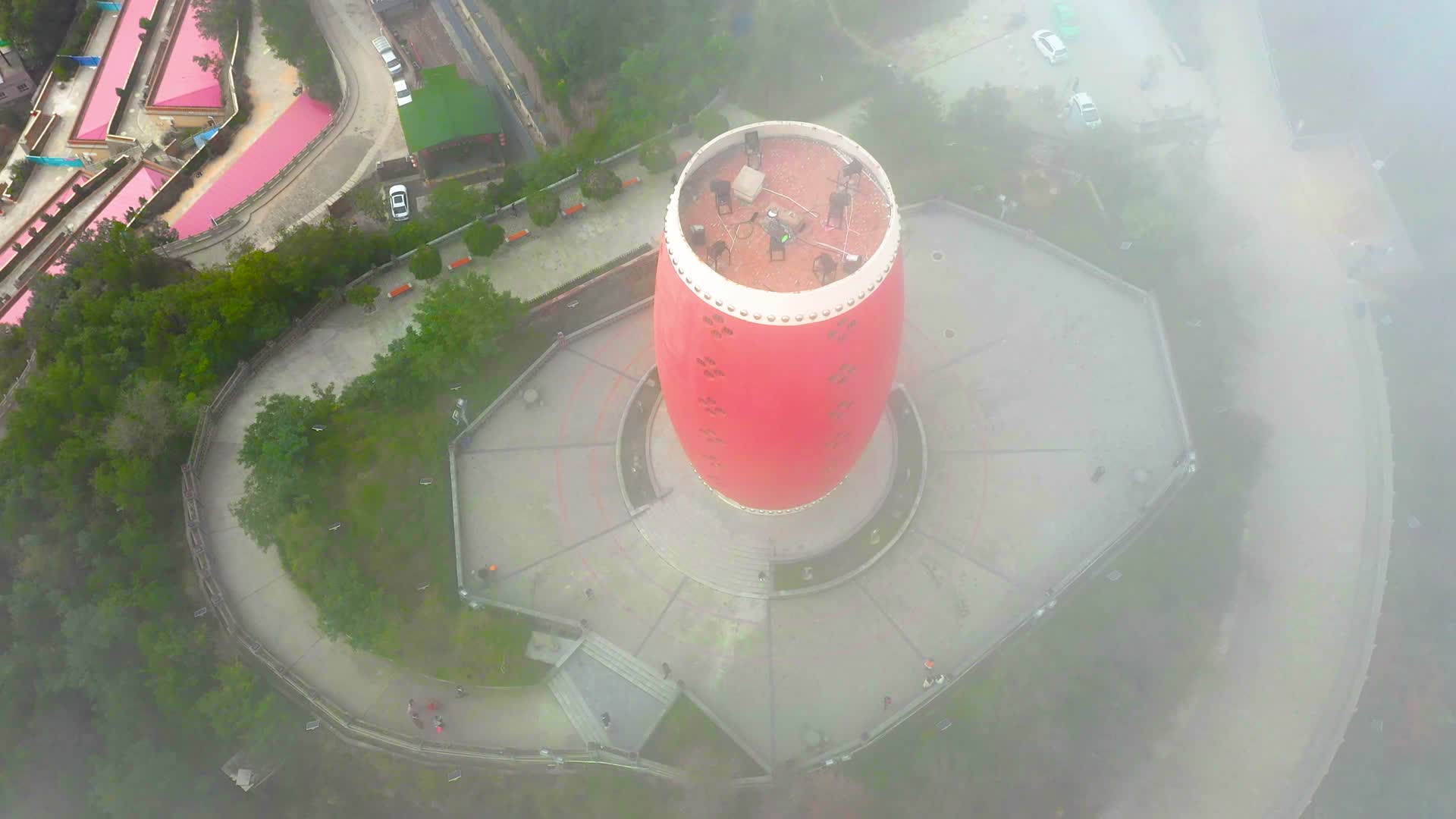 航拍陕北安塞腰鼓雕塑视频的预览图