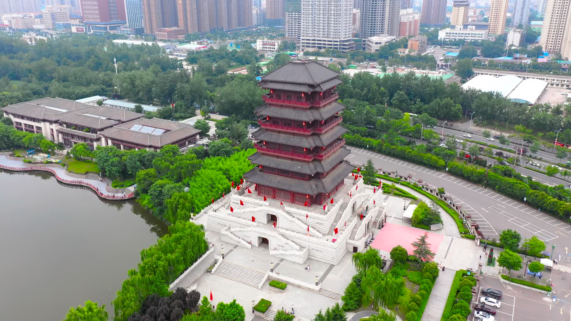 航拍西安汉城湖视频的预览图