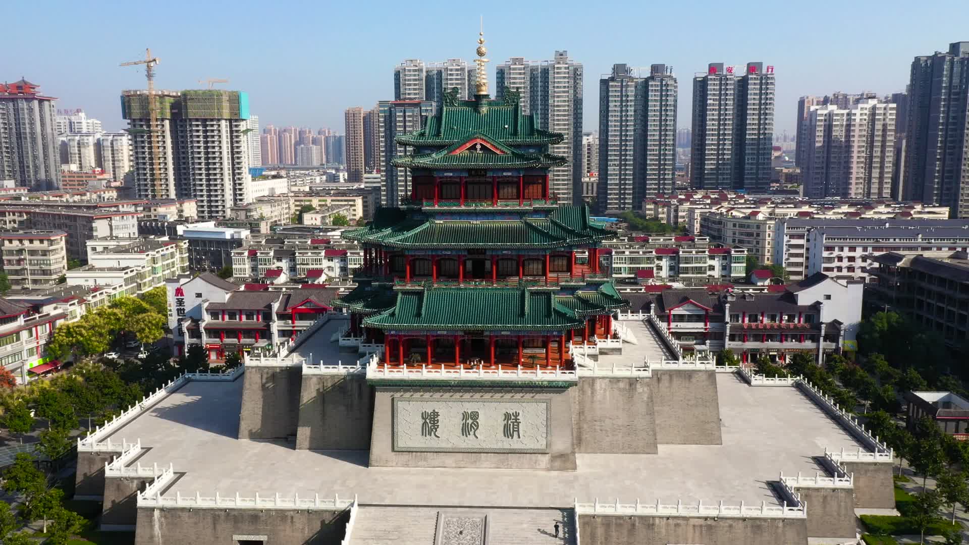 航拍咸阳市清渭楼视频的预览图