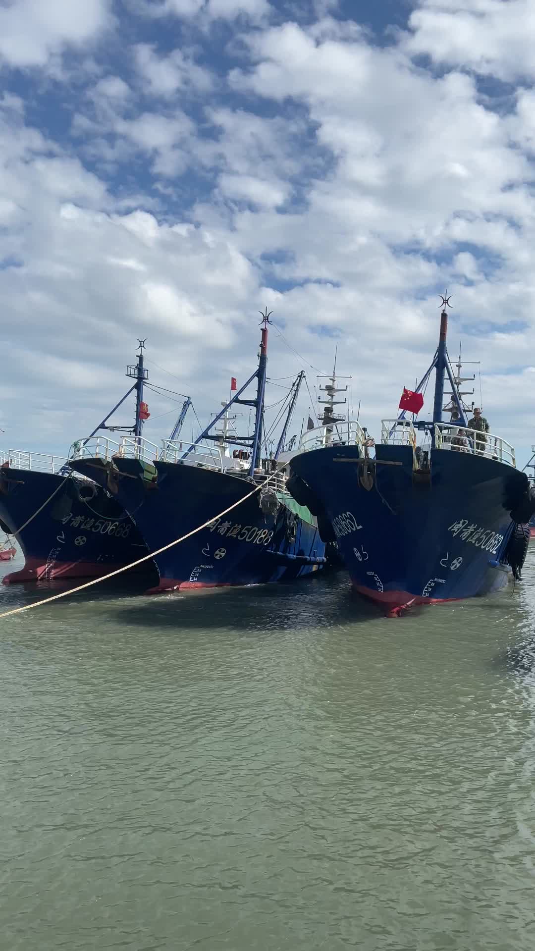 湄洲岛文甲码头渔船4K实拍视频视频的预览图