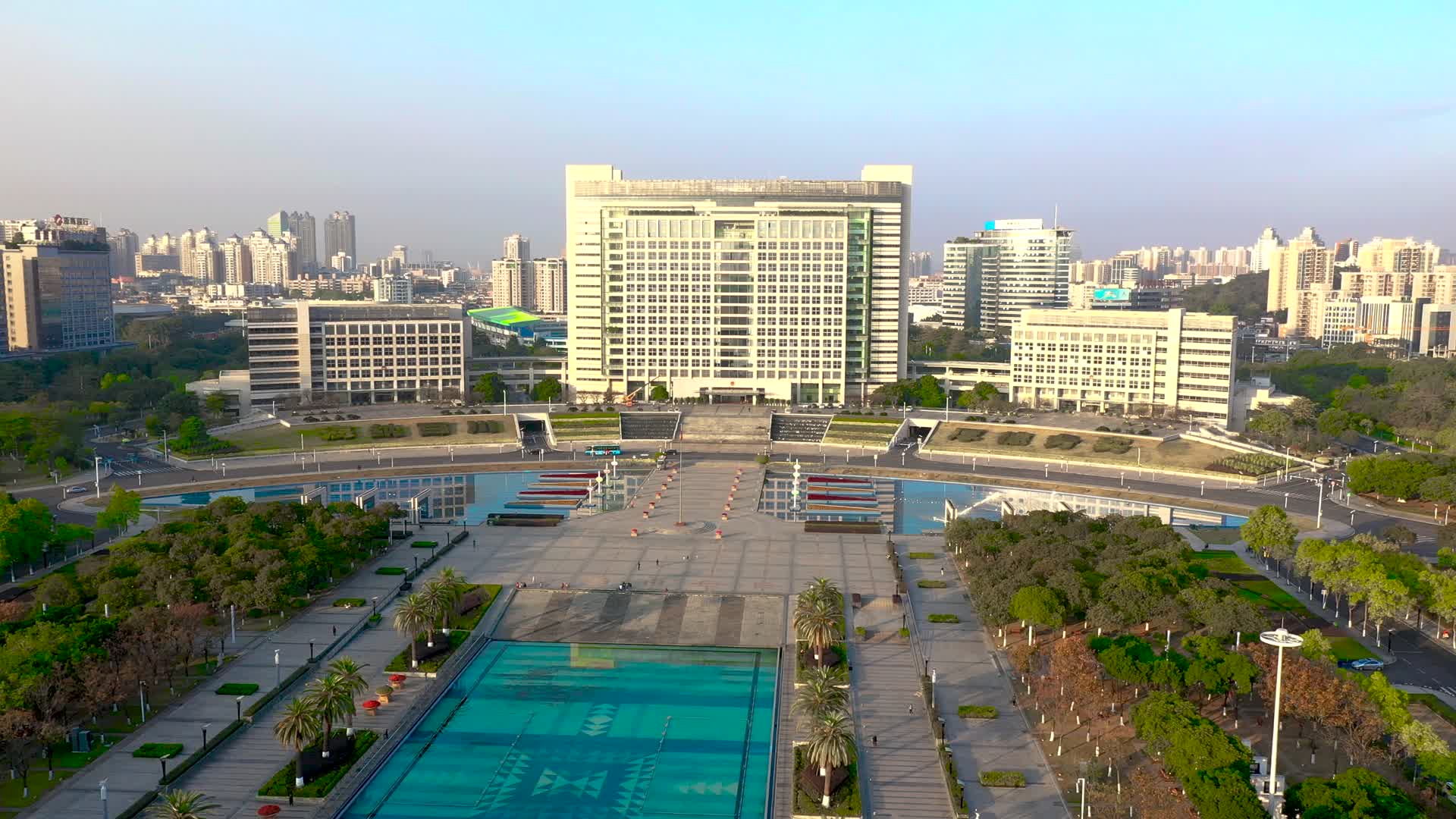 航拍东莞市人民政府视频的预览图