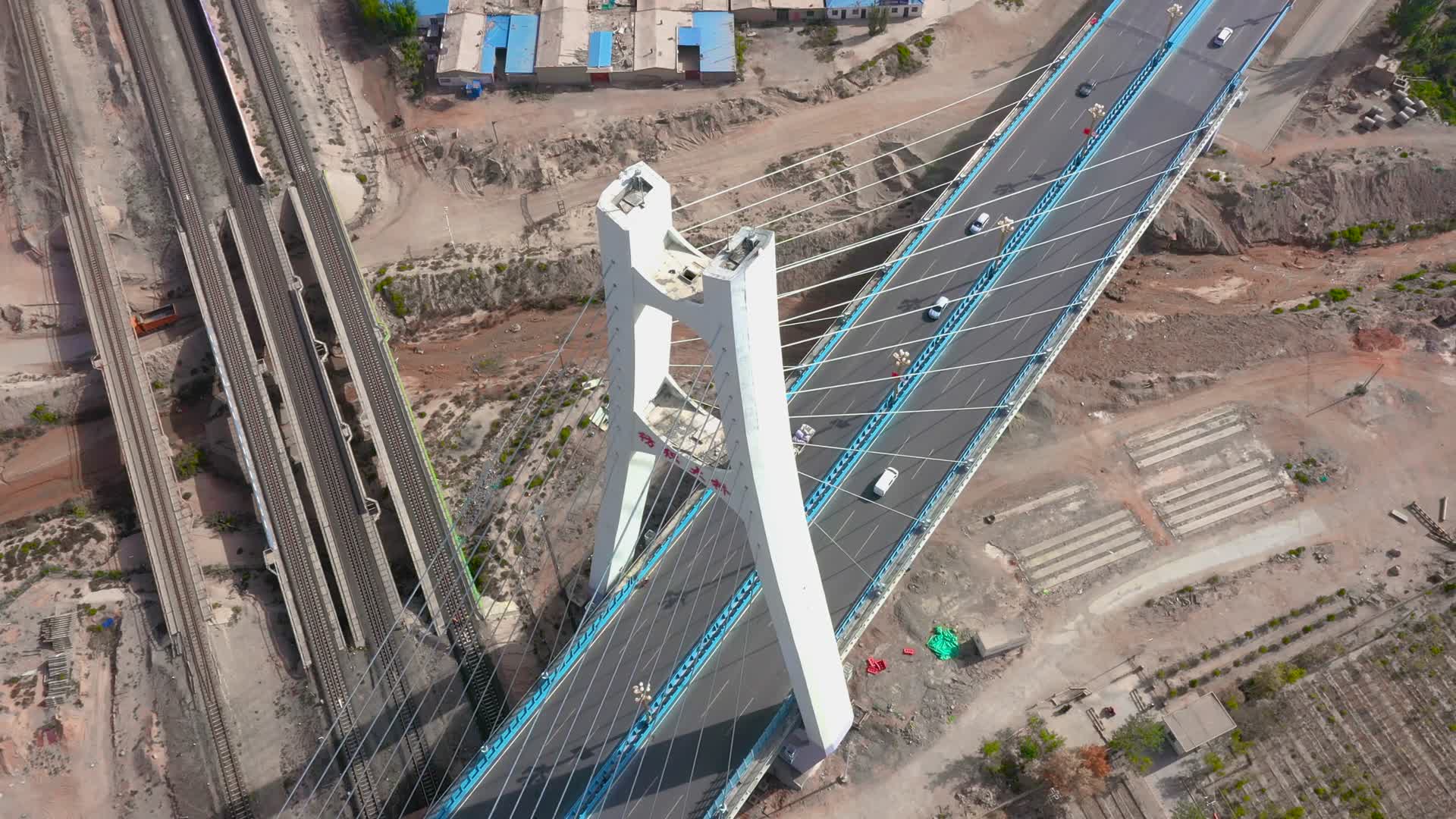 航拍阿克苏纺织大桥视频的预览图