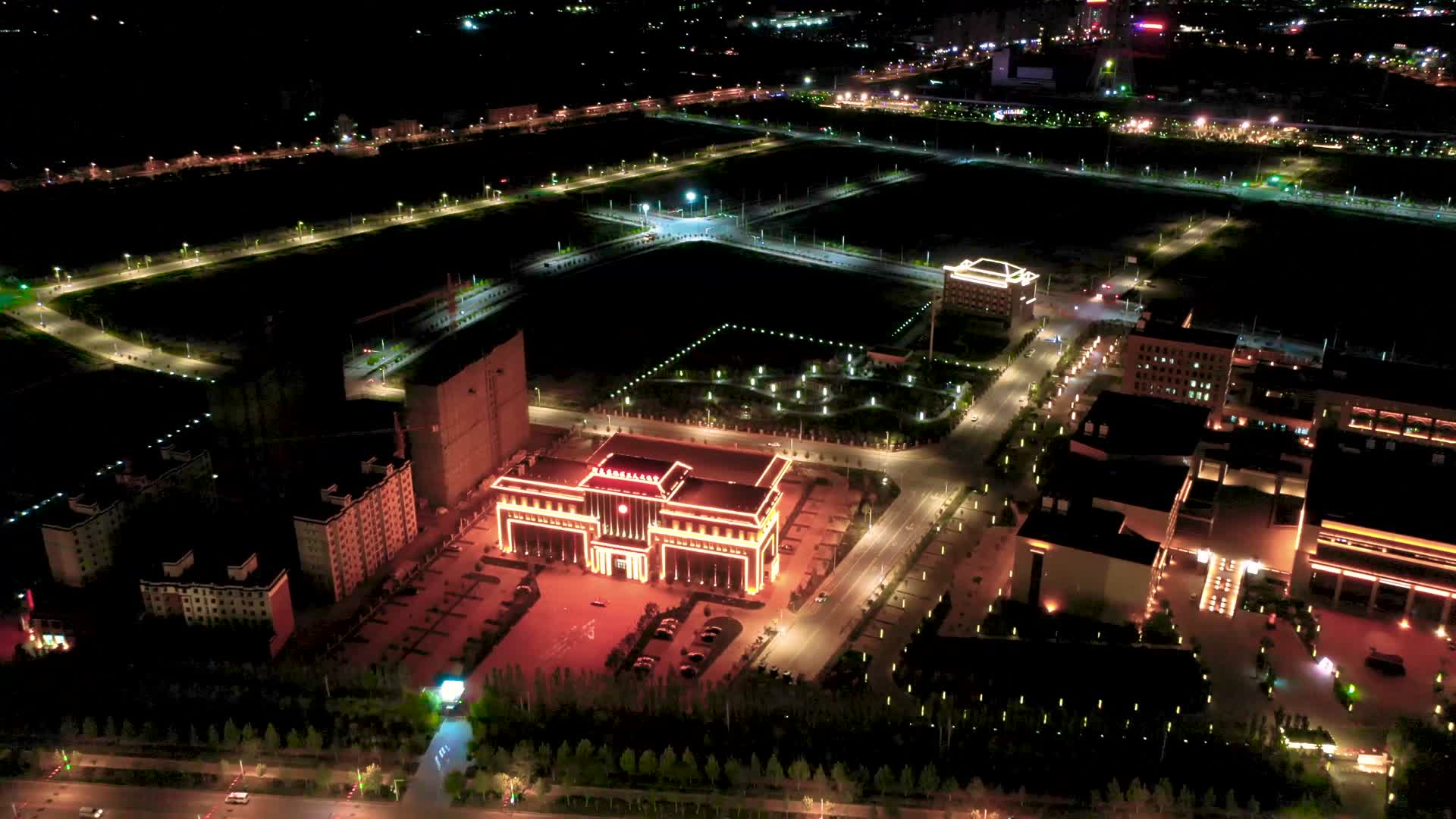航拍阿克苏夜景视频的预览图