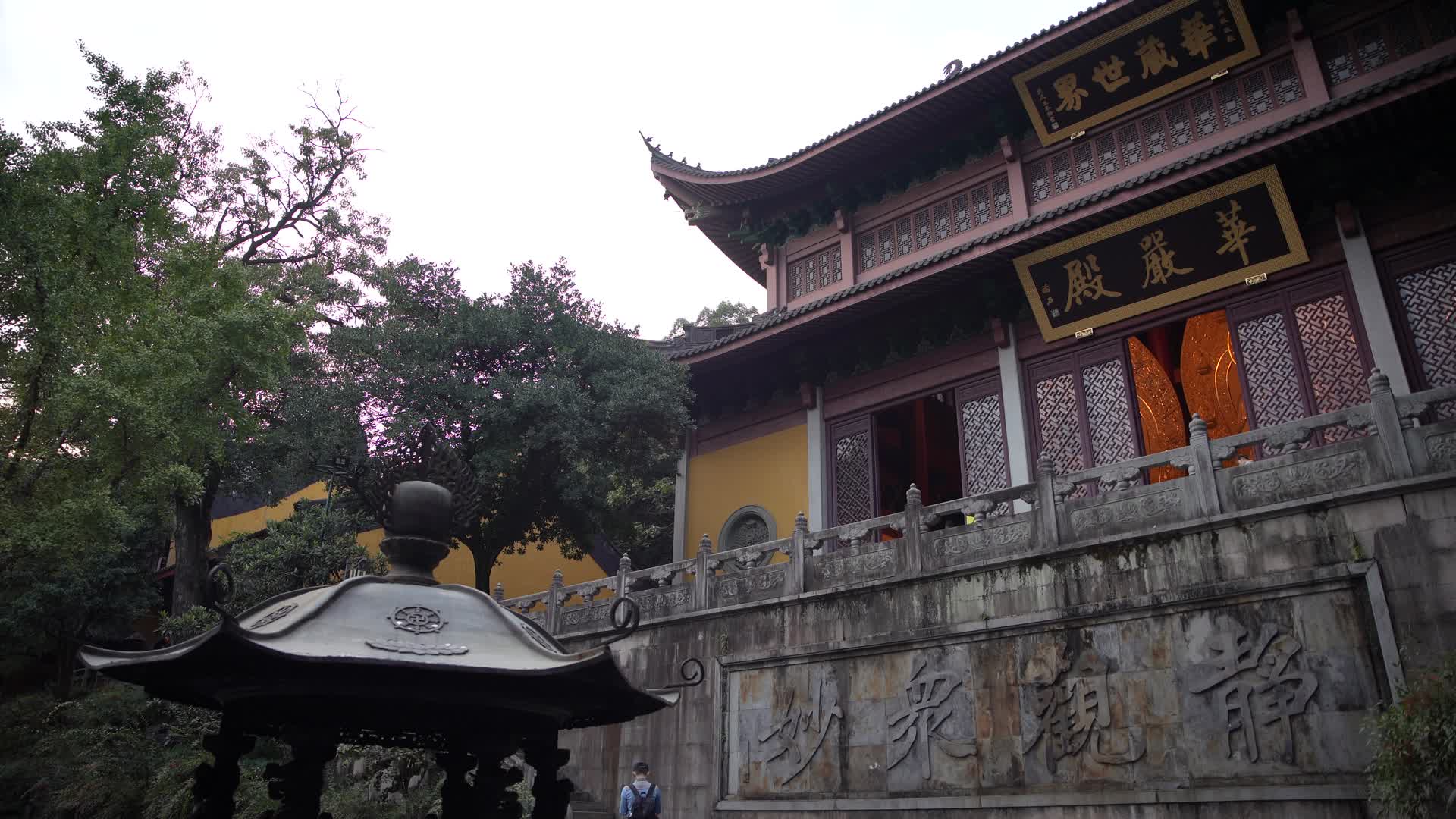 杭州飞来峰景区灵隐寺禅院4K风景视频视频的预览图