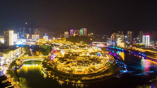 4K航拍贵州铜仁古城夜景移动延时视频的预览图