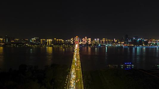 4K航拍湖北武汉长江二桥夜景移动延时视频的预览图