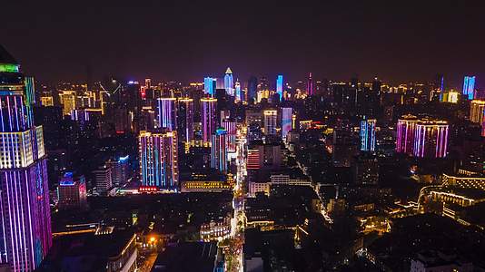 4K湖北武汉江汉路步行街夜景航拍移动延时视频的预览图
