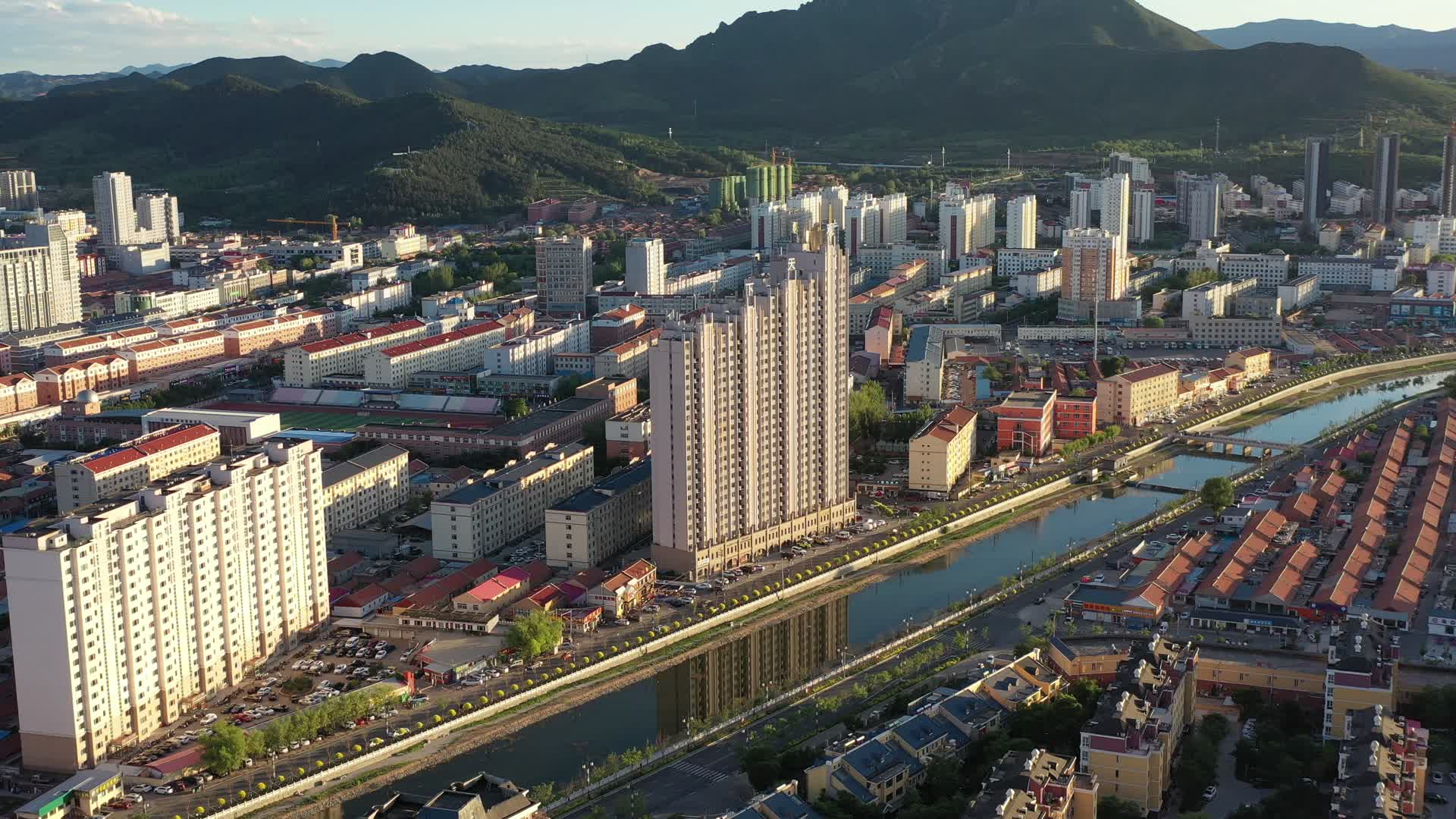 航拍丰宁县城发展建设视频的预览图
