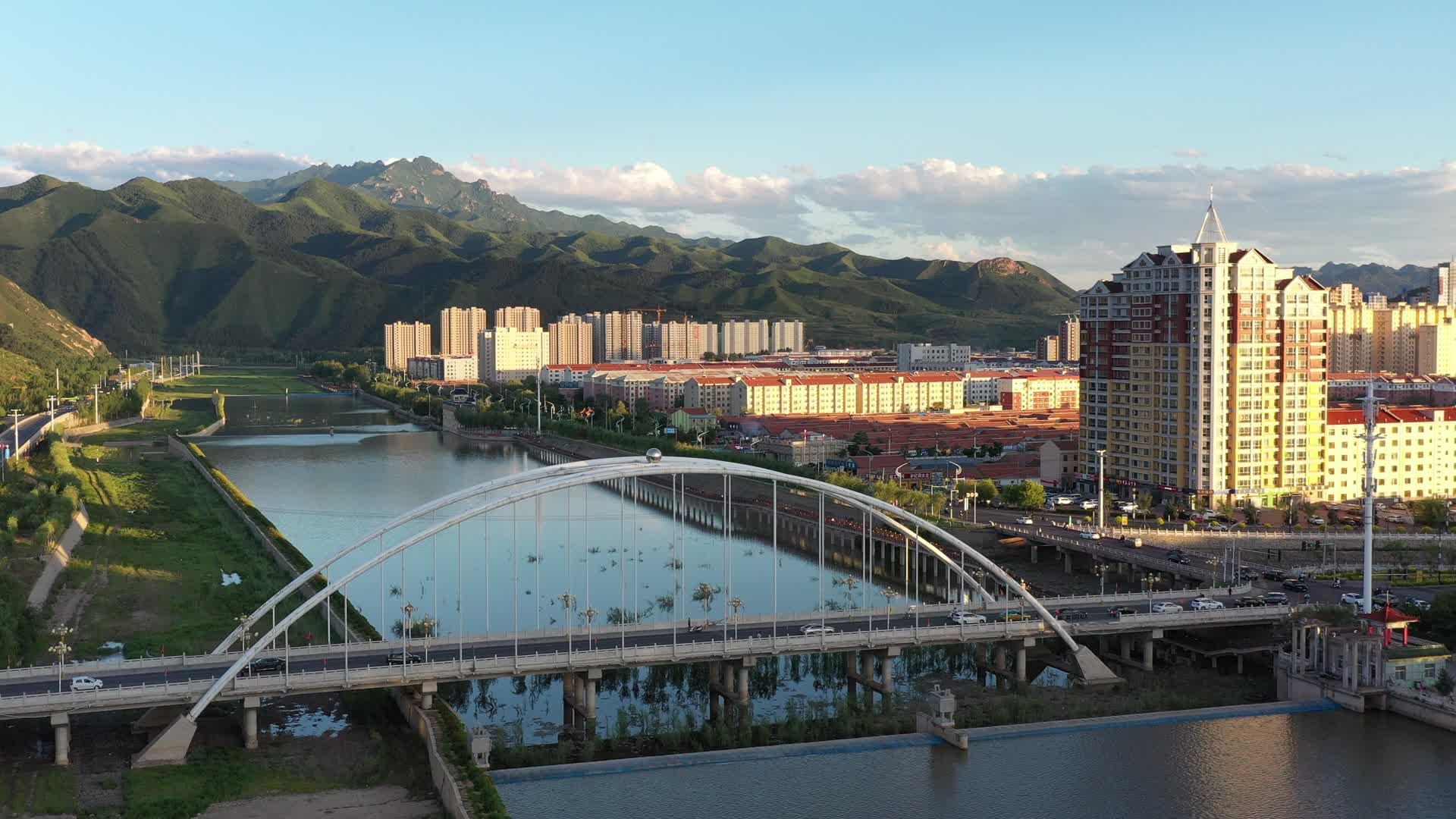 航拍丰宁县城发展建设视频的预览图