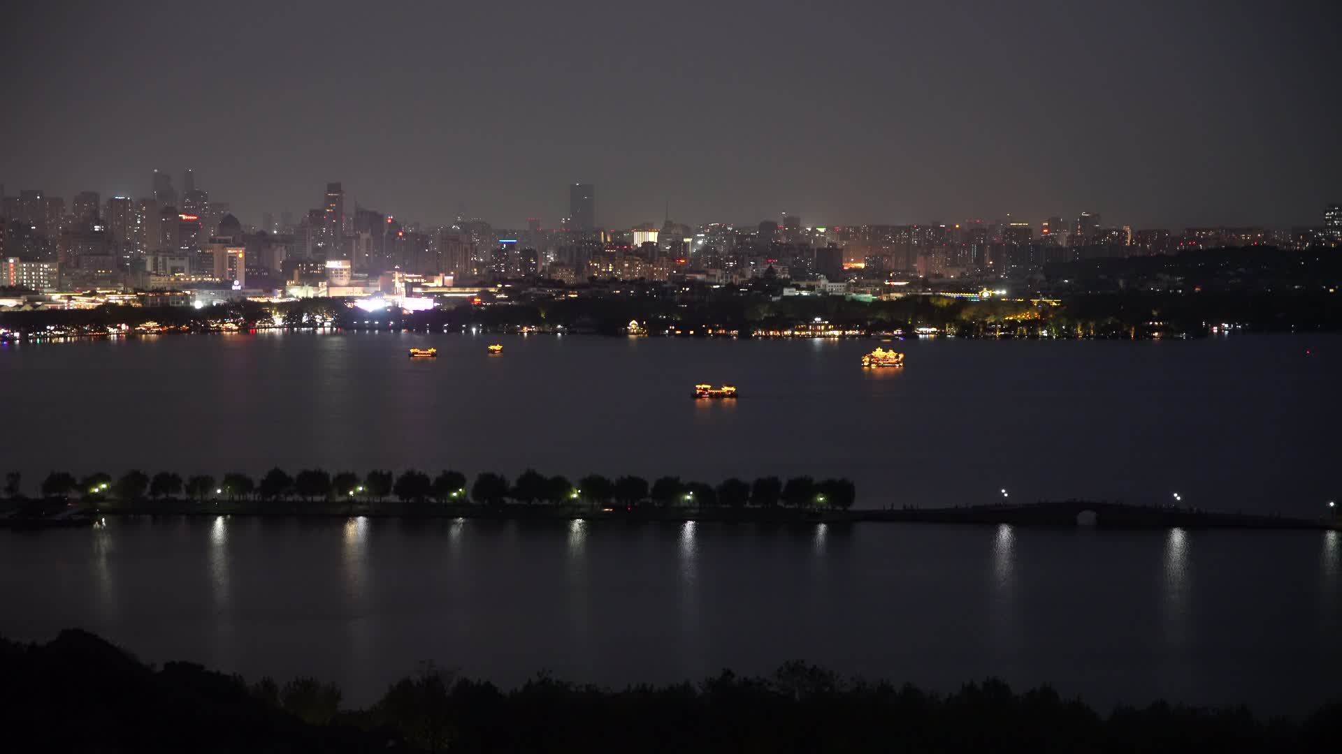 杭州吴山景区西湖夜景4K风景视频视频的预览图